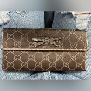 Gucci long wallet